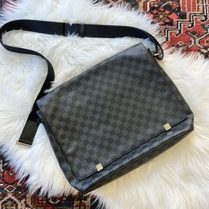 Authentic Louis Vuitton District NM Messenger Bag Damier Graphite MM